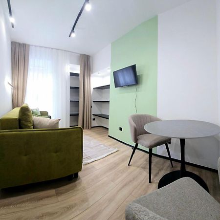 Apartment In The City Center Near The Park Львів Екстер'єр фото