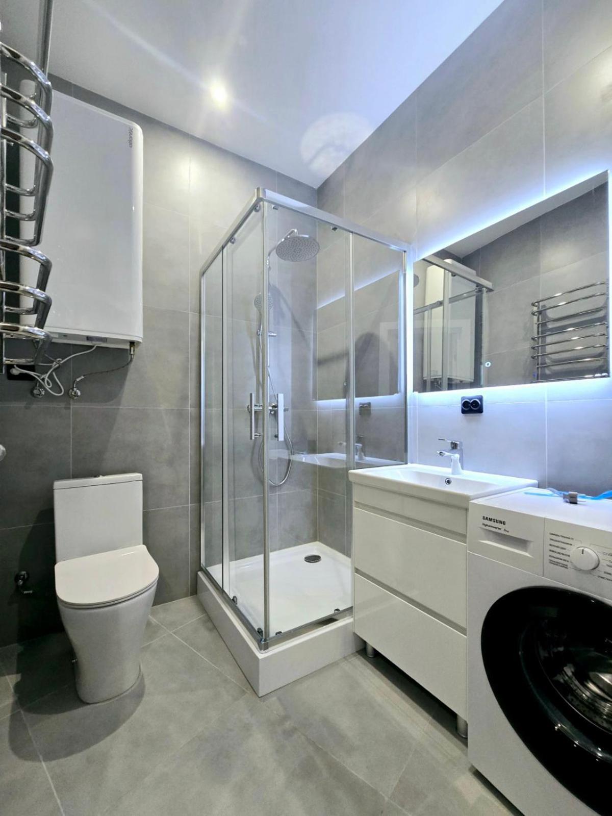 Apartment In The City Center Near The Park Львів Екстер'єр фото