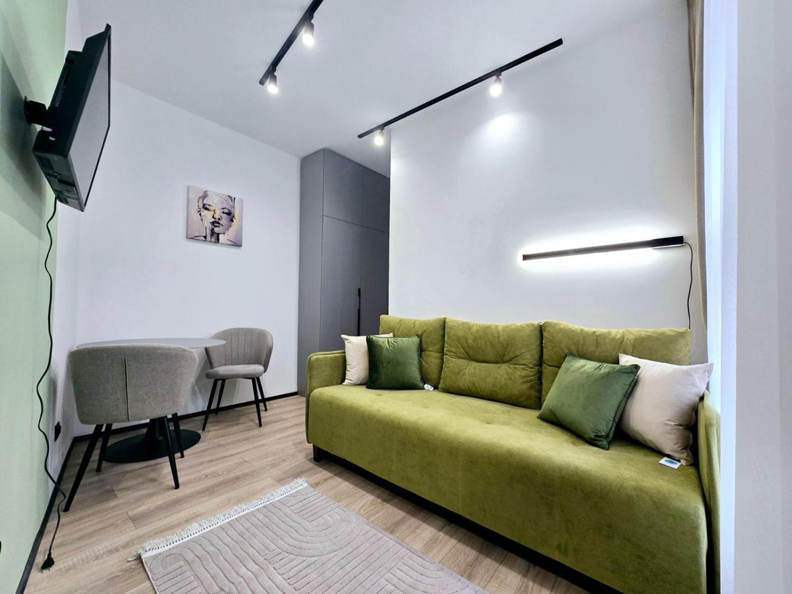 Apartment In The City Center Near The Park Львів Екстер'єр фото